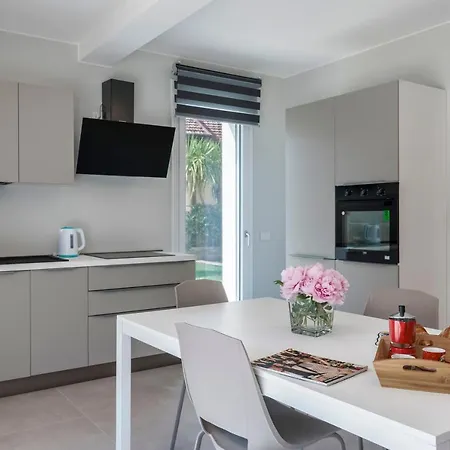 Apt24 - Malvezzi With Pool And Parking Appartamento