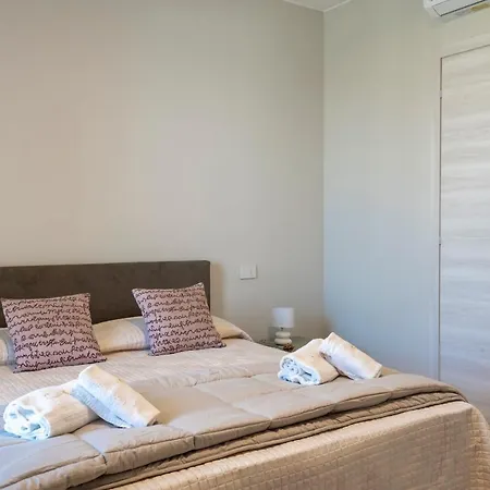 Apt24 - Malvezzi With Pool And Parking